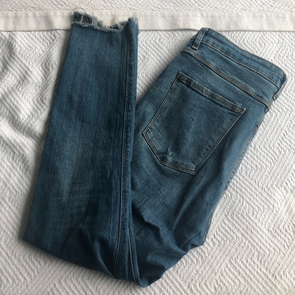 Zara Women’s High Rise Skinny Distressed Jeans